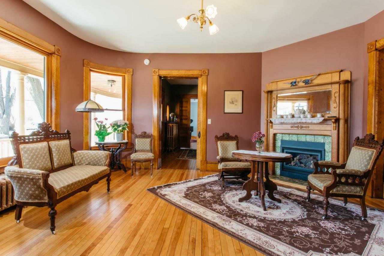 Reynolds House Inn Barre ภายนอก รูปภาพ