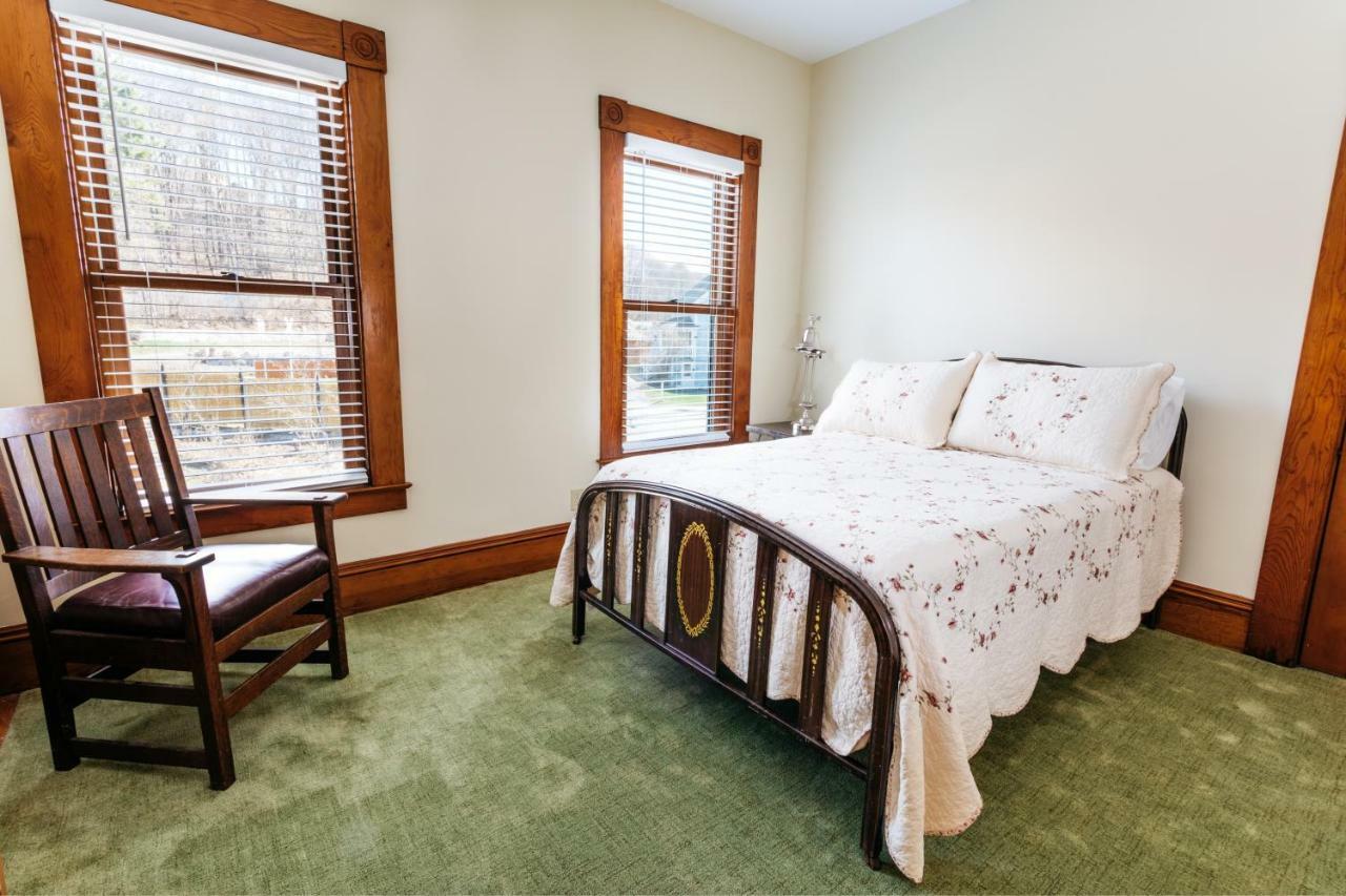 Reynolds House Inn Barre ภายนอก รูปภาพ