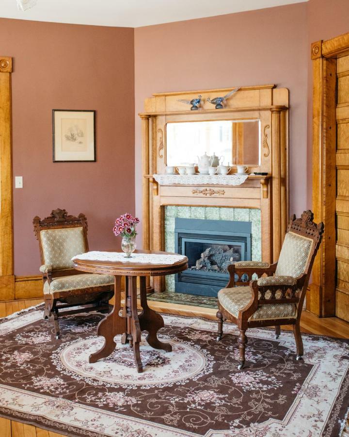 Reynolds House Inn Barre ภายนอก รูปภาพ
