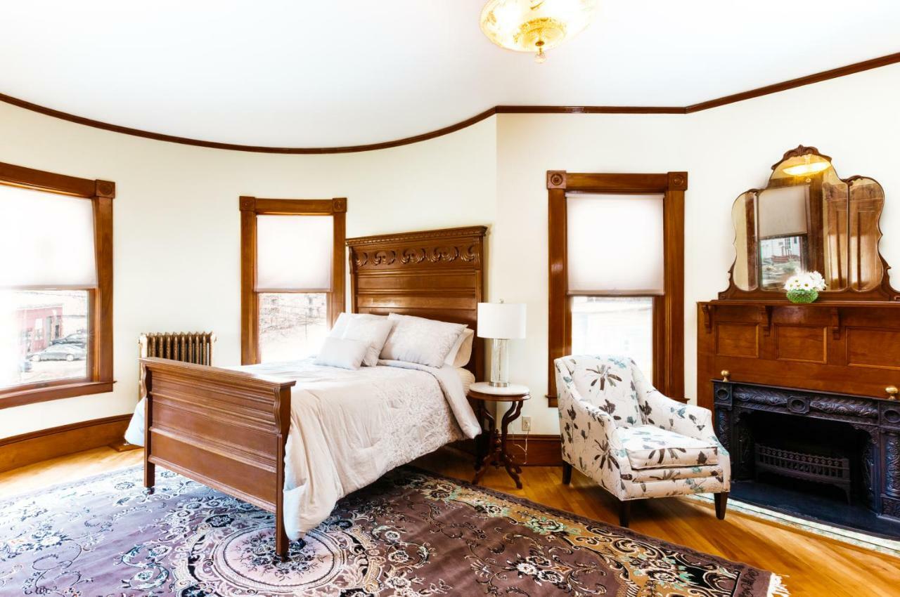 Reynolds House Inn Barre ภายนอก รูปภาพ
